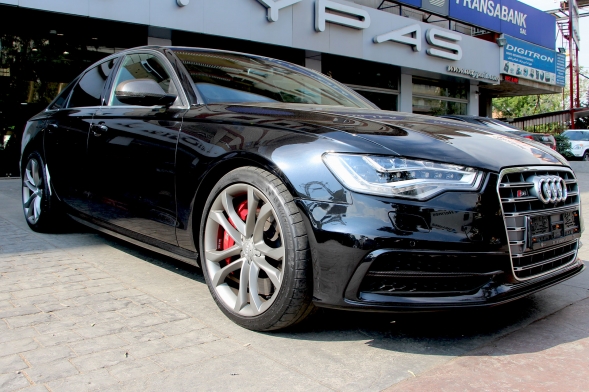 2013 AUDI S6 Black